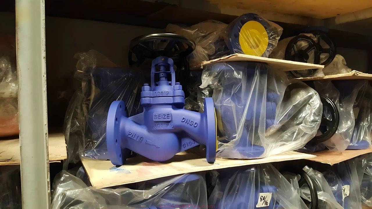 van cầu th&eacute;p beize bellow